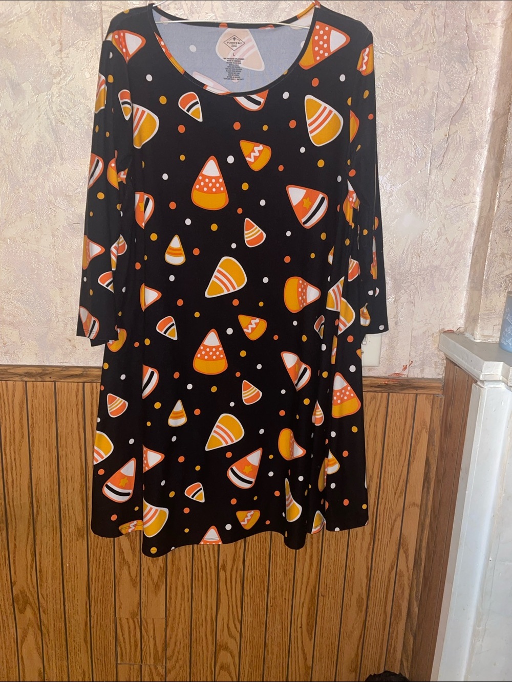 Sweet & sexy St. John’s bay candy corn swing dress (L)